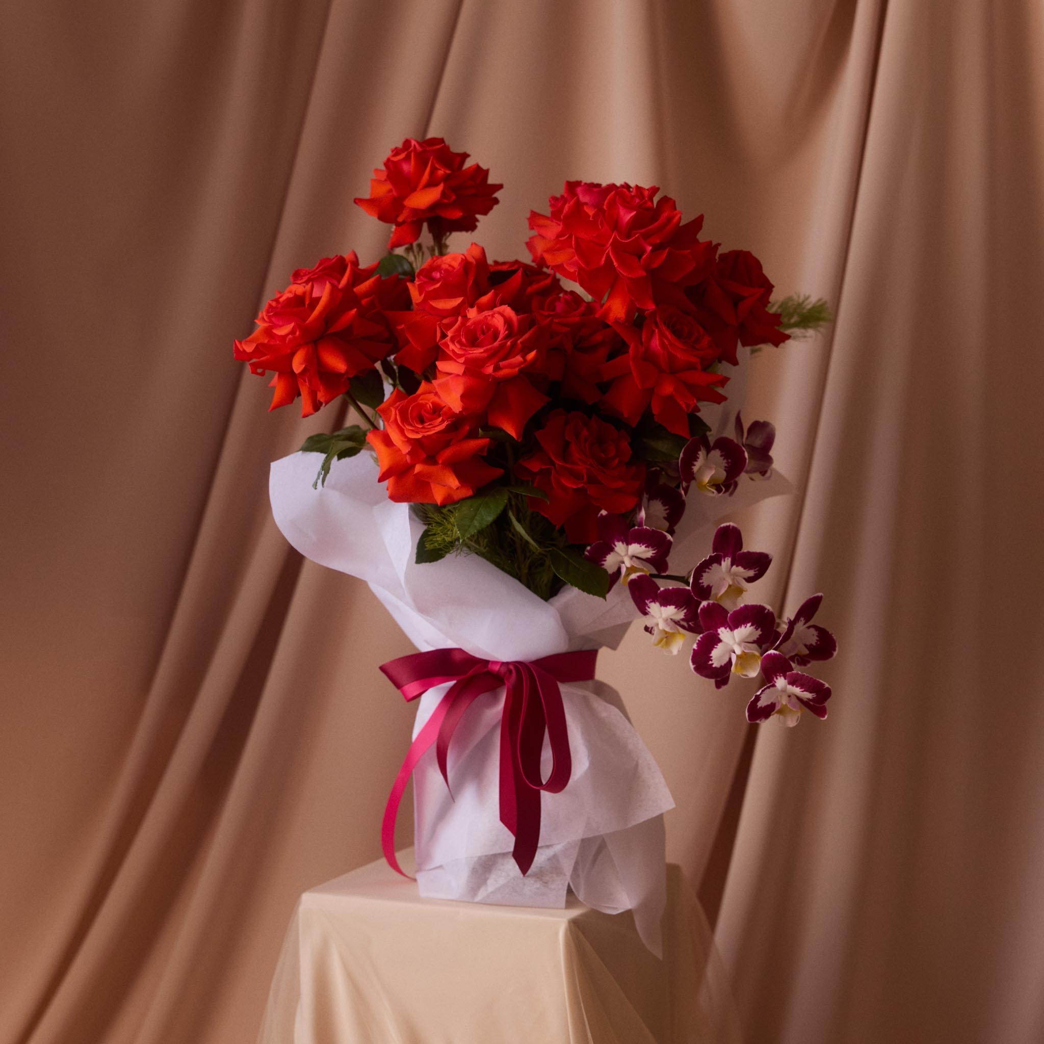 XOXO Red Roses En Mass – The Flower Nook