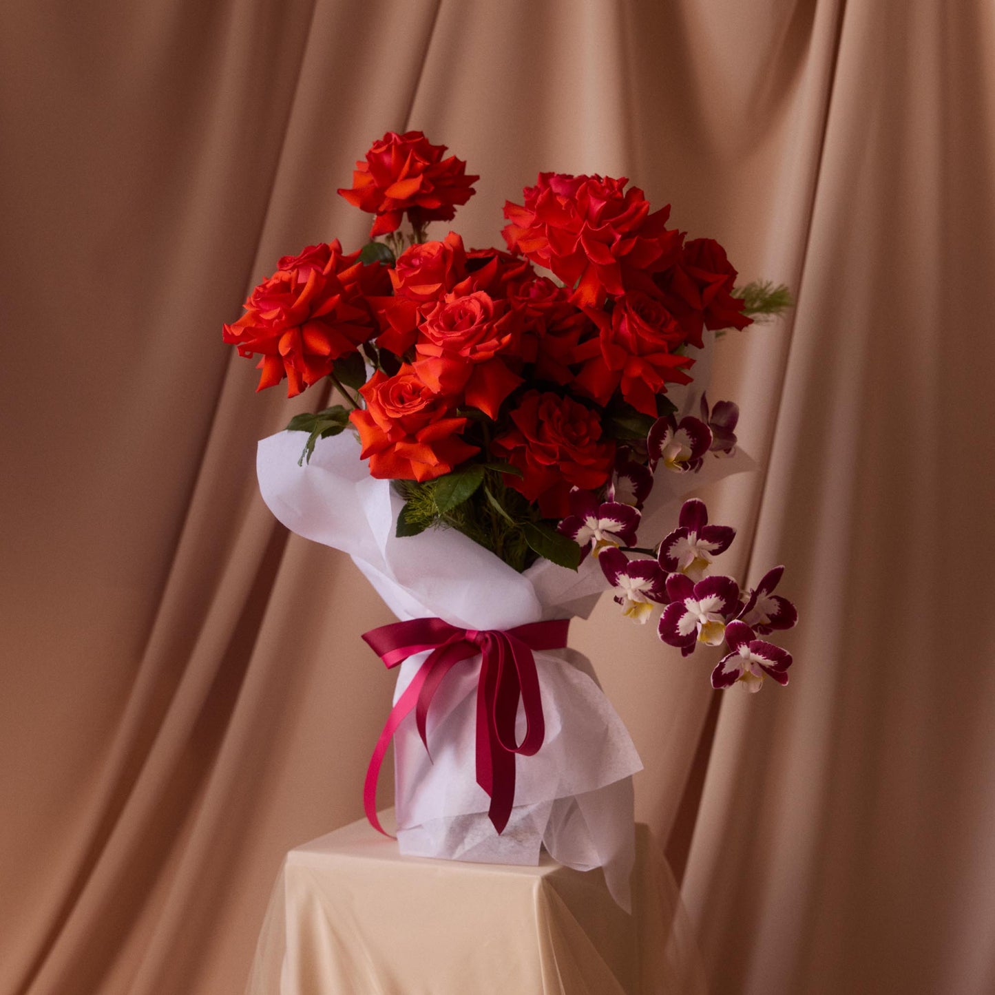 XOXO Red Roses En Mass